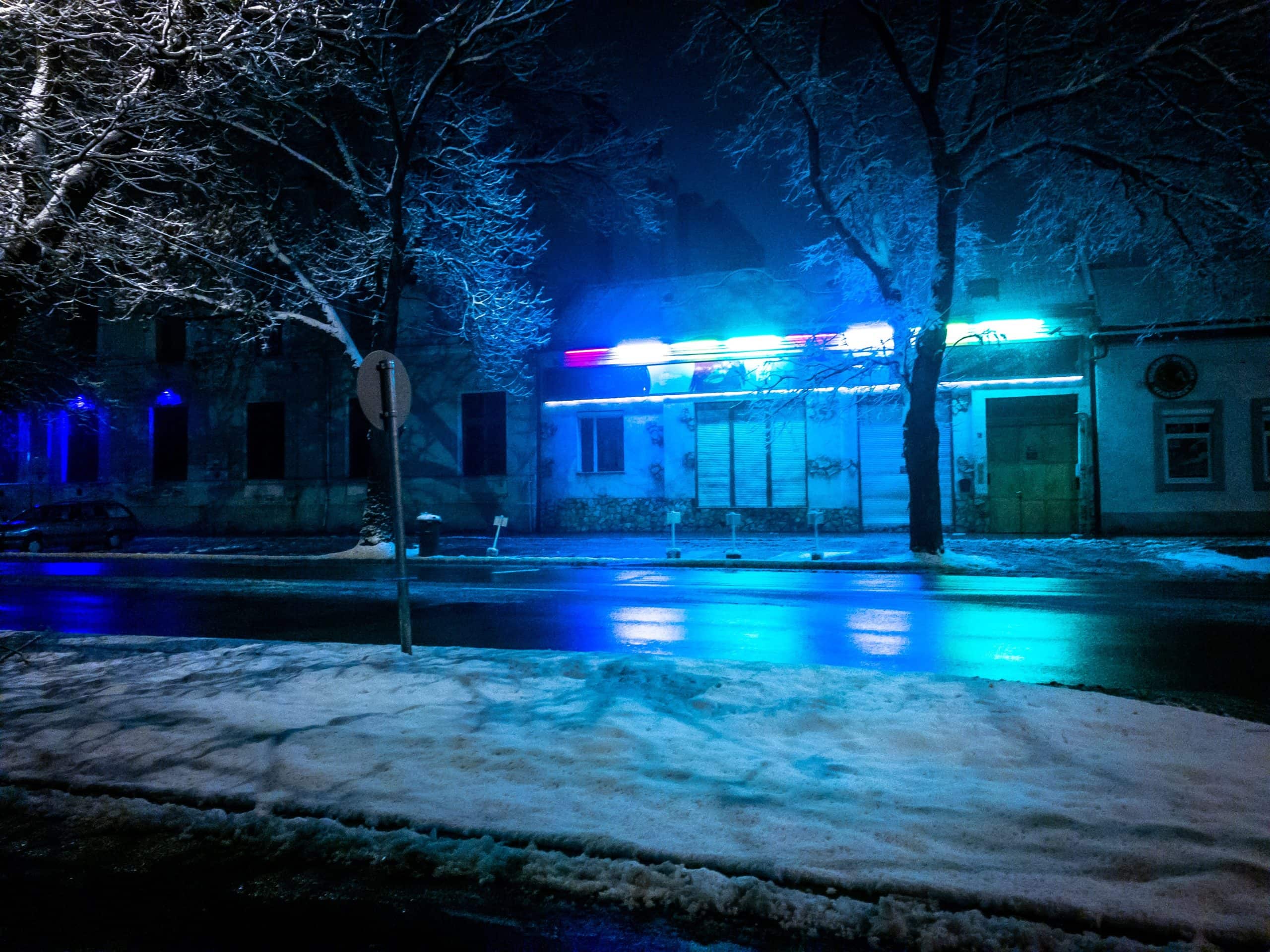 jozsef-hocza-0F5GiZSMwI0-unsplash